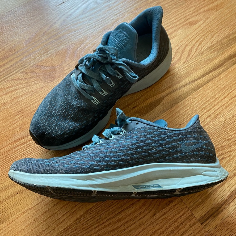 Women’s Nike Air Zoom Pegasus 35 Premium - Picture 3 of 5